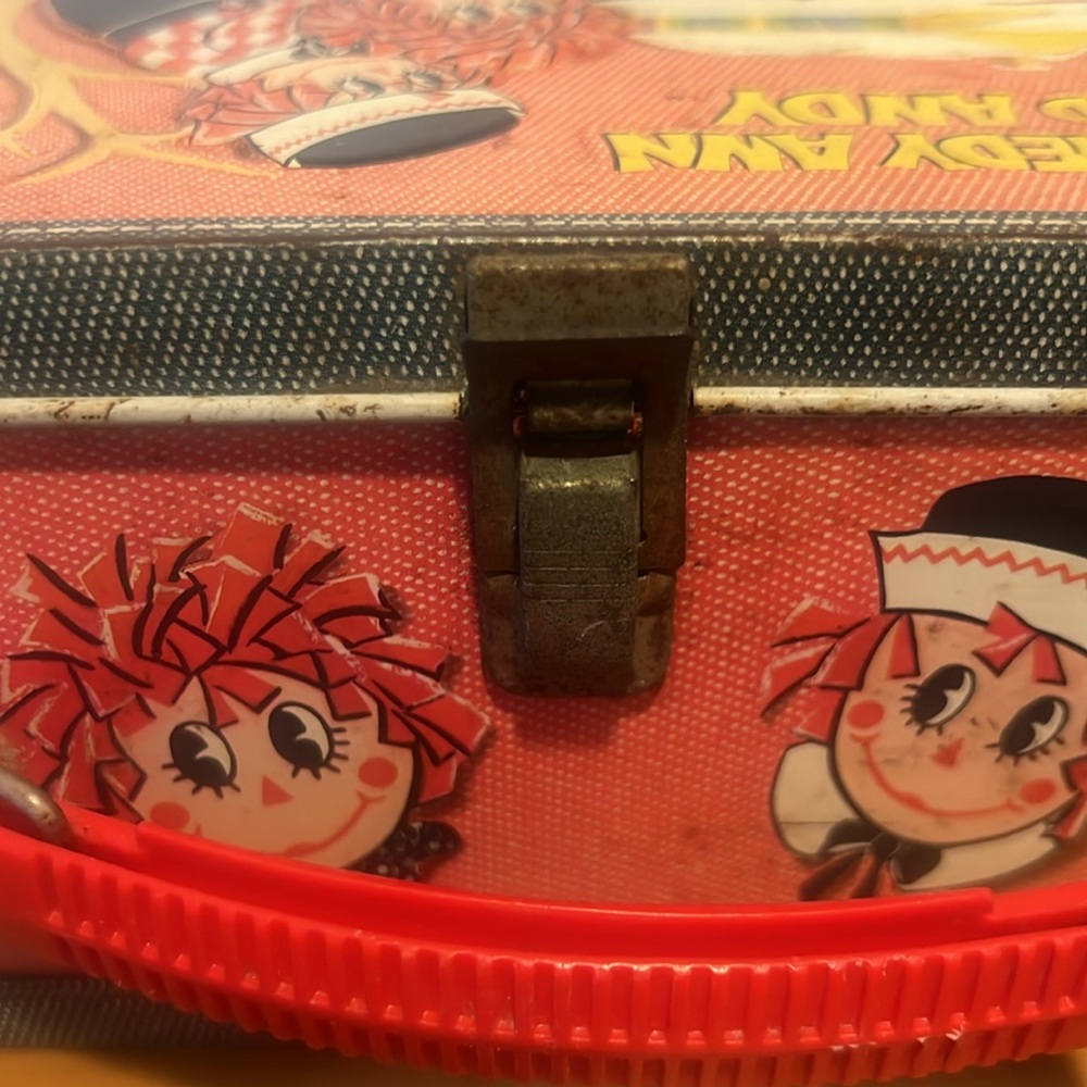 Raggedy Ann and Andy Vintage METAL SCHOOL LUNCHBOX - 1973 vintage original - Picture 10 of 12